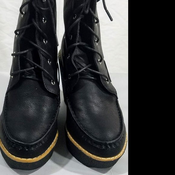 shoedazzle black booties